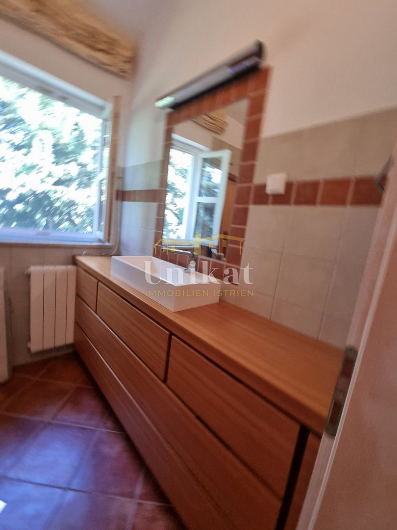 Dvojna hiša v istrskem slogu